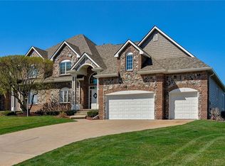 1181 Glen Oaks Dr, West Des Moines, IA 50266