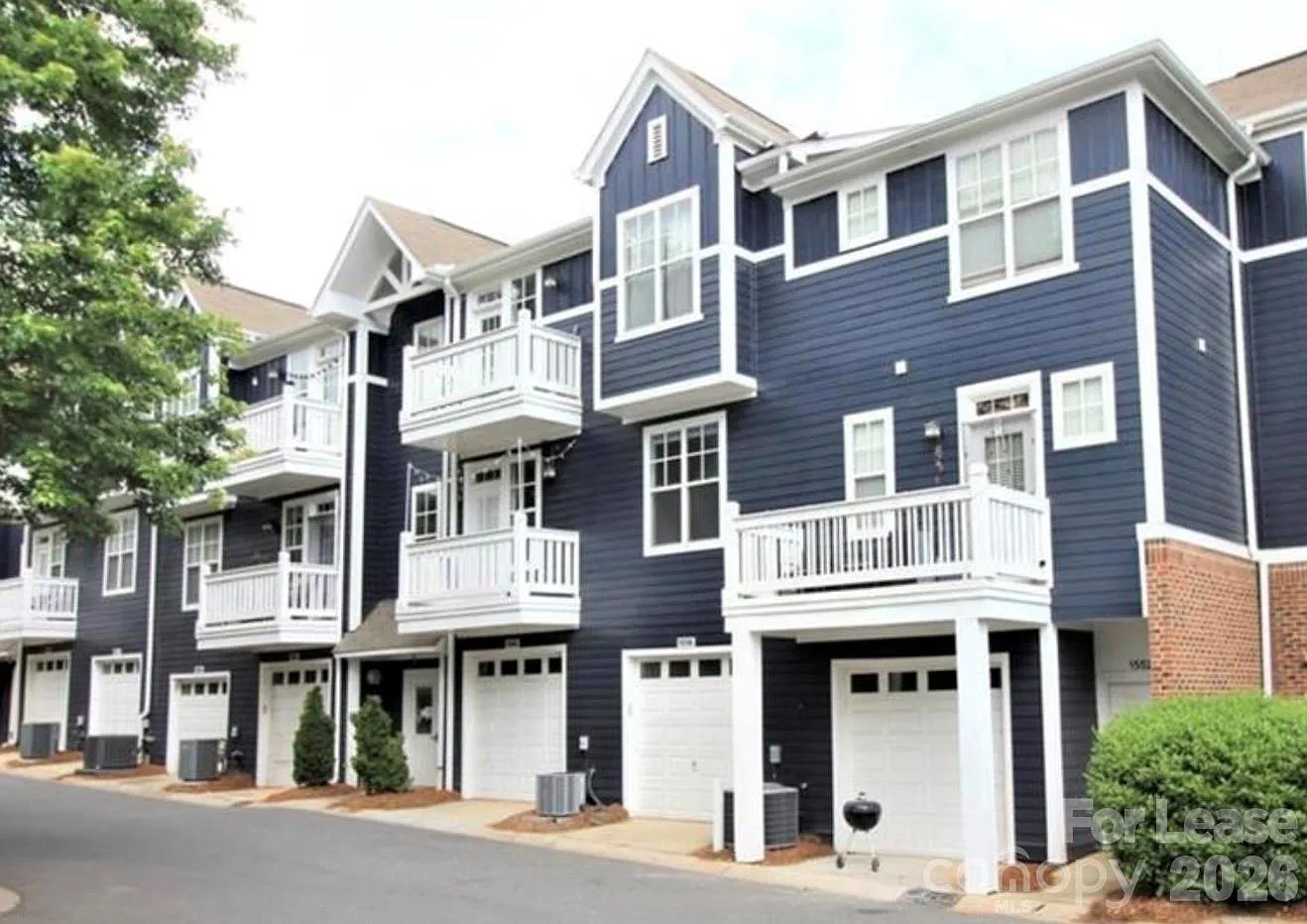 2 bed, 2.0 bath, 1080 sqft, $1,800 — Photo 1