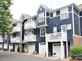 1600 Walnut View Dr, Charlotte, NC 28208