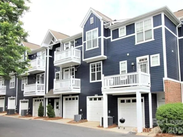 1600 Walnut View Dr, Charlotte, NC 28208