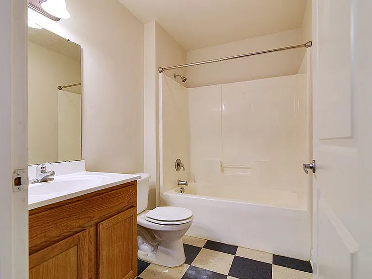 Ridgecrest Apartments — Photo 1