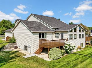 13031 Mulligan Ct, Lindstrom, MN 55045