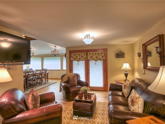 4th image of 2099 Blackstone Court