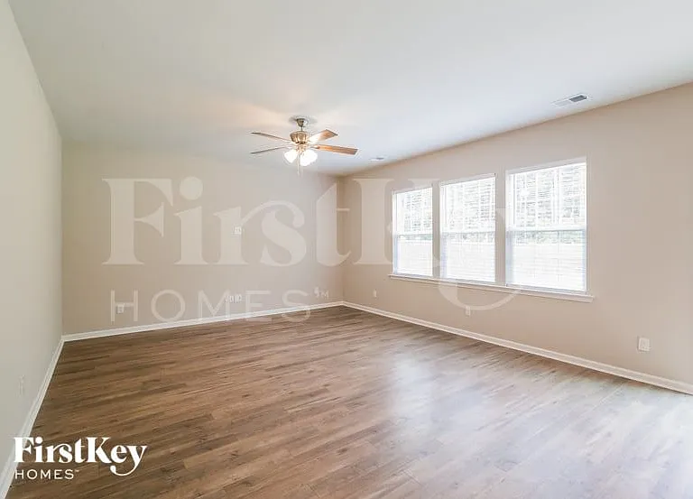 144 Daniels Creek Cir — Photo 3