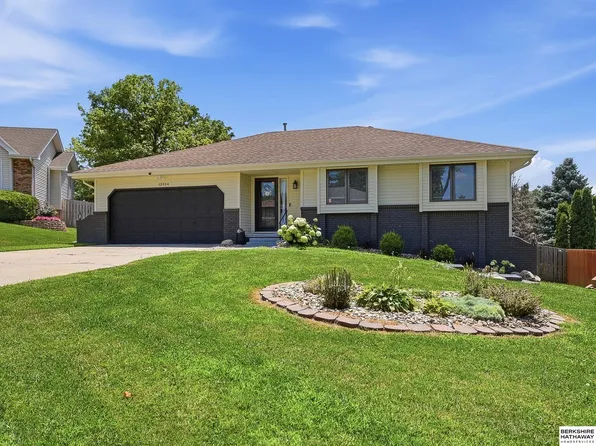 13954 Arbor Cir, Omaha, NE 68144