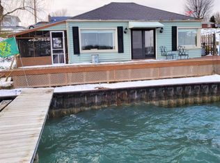 2623 River Rd, Marysville, MI 48040