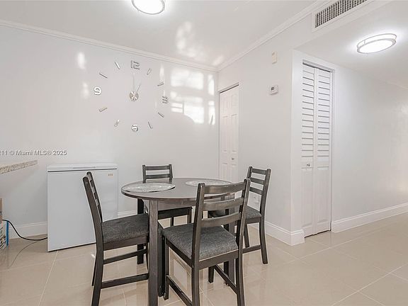 4th image of 829 NE 199th St APT 102