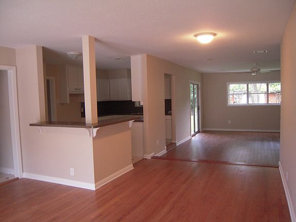 Entry view of breakfast bar