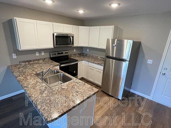 4th image of 1011 30th St NW APT 216