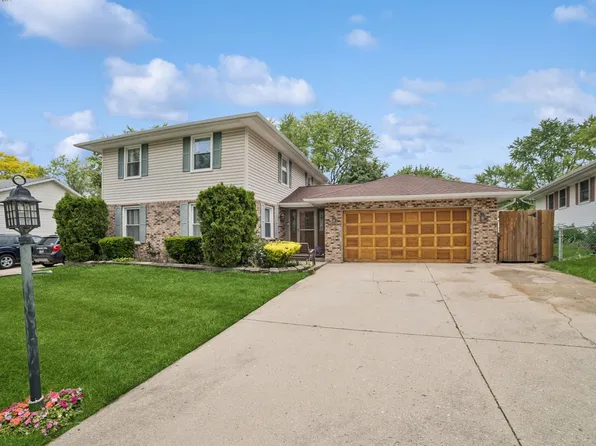 229 Dato Dr, Streamwood, IL 60107