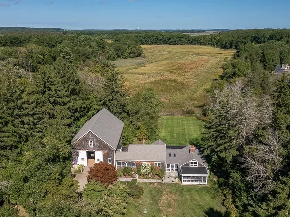 172 Argilla Rd, Ipswich, MA 01938