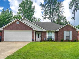 1320 Baxley Ln, Longview, TX 75604