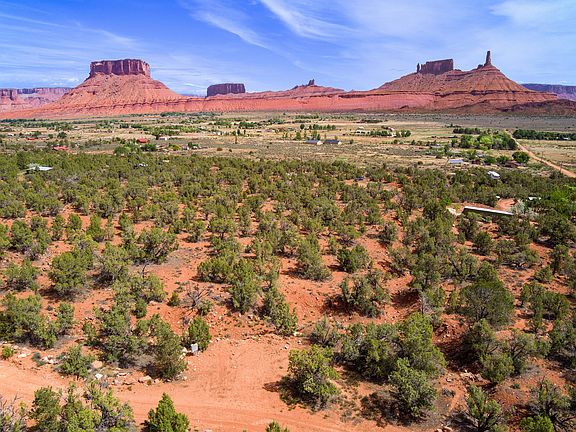 5th image of 262 Pope Ln