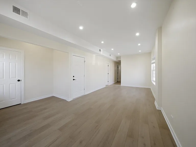 4957 W Superior St #2 — Photo 14