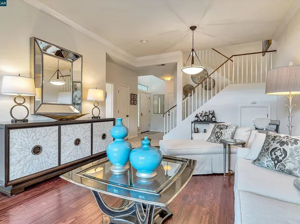 216 Country Meadows Ln, Danville, CA 94506