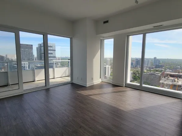 89 Queen St E, Toronto, ON