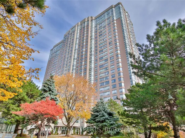 88 Corporate Dr #819, Toronto, ON M1H 3G6