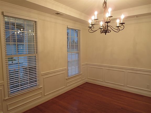 4th image of 710 Pear Grove Pl