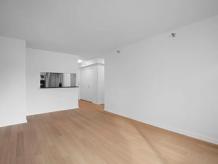75 W End Ave #C10B — Photo 4