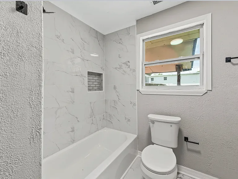 1184 Woodruff Ave — Photo 13