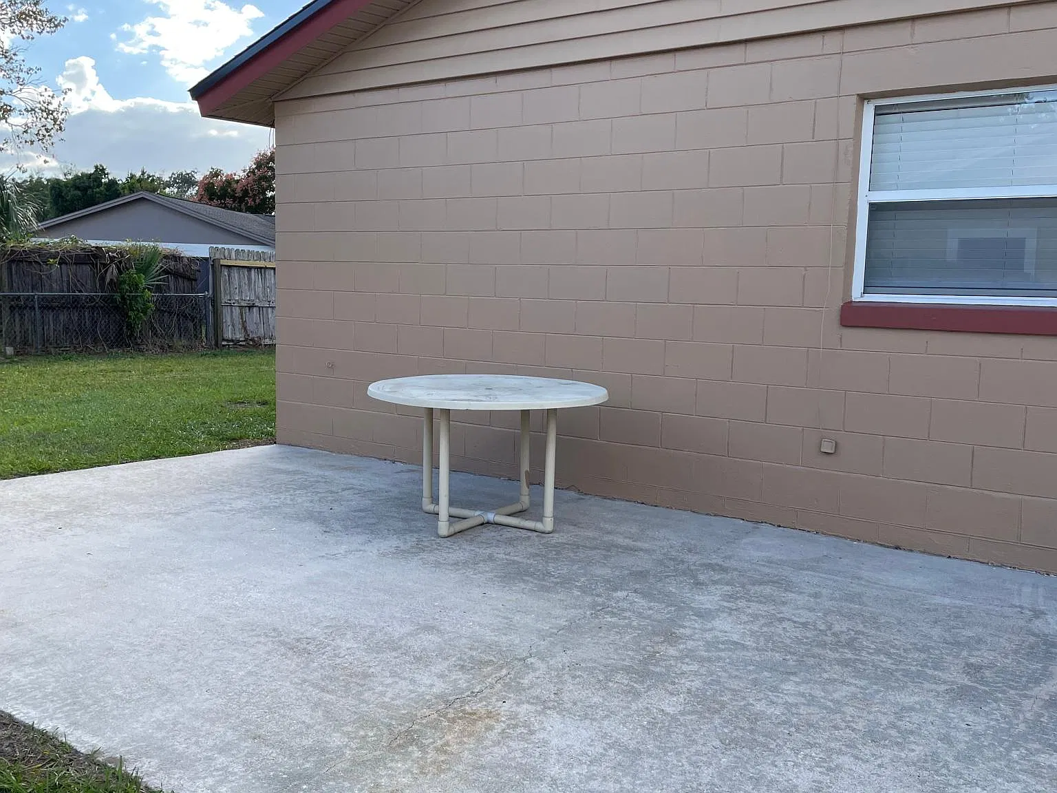 3 bed, 1100 sqft, $1,950 — Photo 3