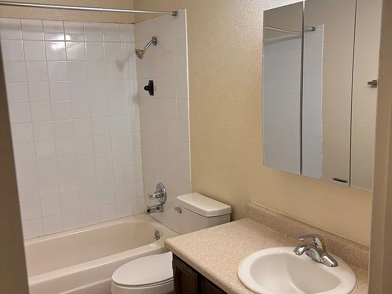 1916 Beaver Pl — Photo 5