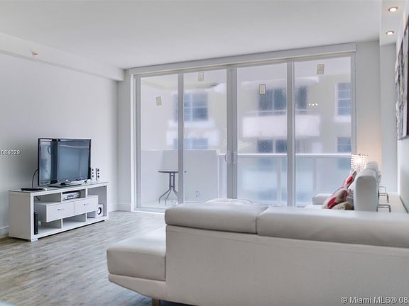 4th image of 5601 Collins Ave APT 912A