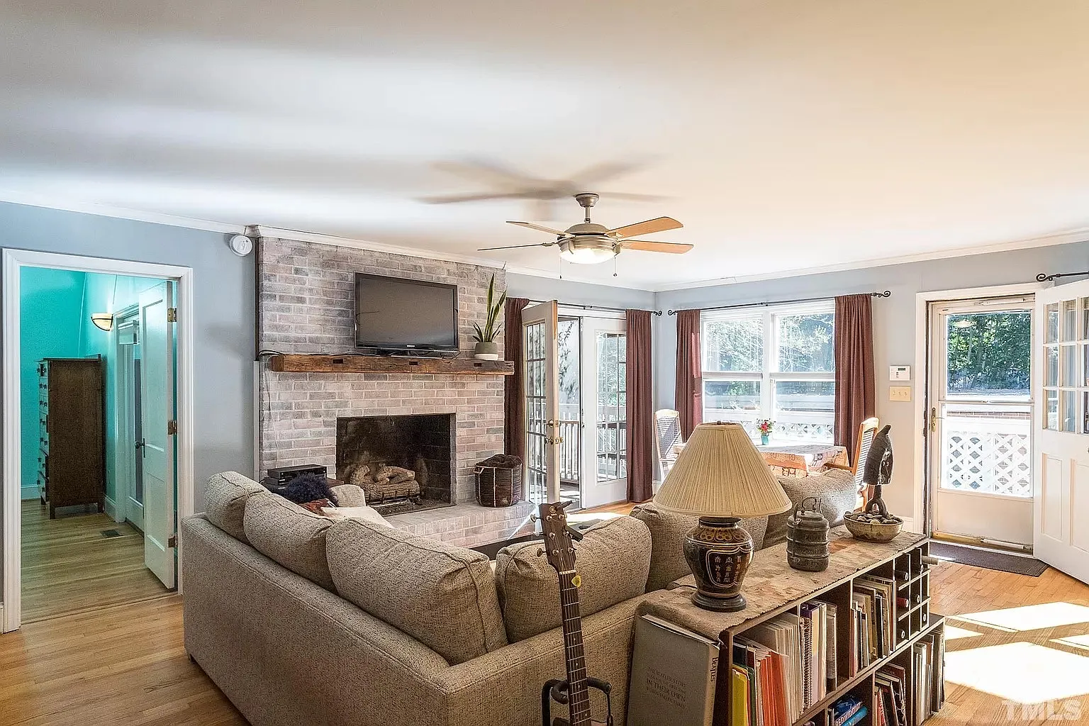 3 bed, 1.5 bath, 1650 sqft, $2,700 — Photo 1