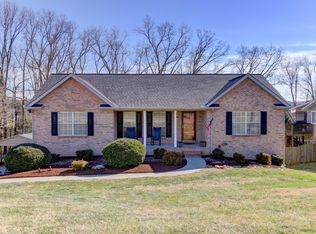 1308 S Courtney Oak Ln, Knoxville, TN 37938