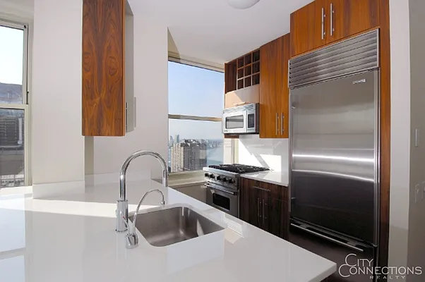 Rented by City Connections Realty | media 2