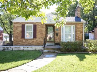 238 Newell Dr, Saint Louis, MO 63135