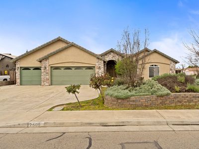 2500 W Perez Avenue, Visalia, CA, 93291