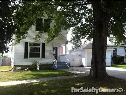 123 N Summit St photo 1