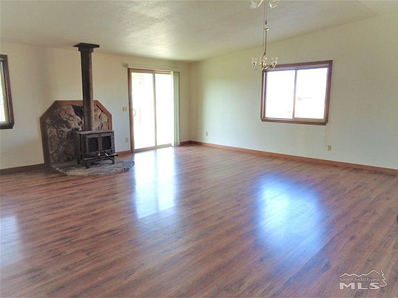 2nd image of 800 Hornet Dr