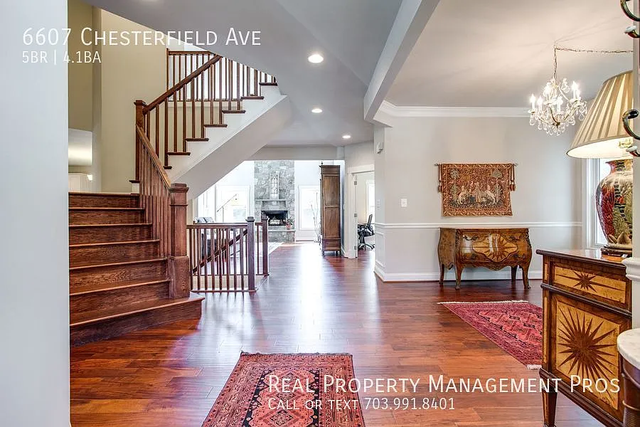 Stunning, Sun-Drenched Home in Sought After Chesterbrook Gardens! — Photo 4
