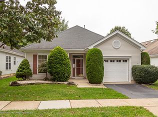 7 Springlawn Dr, Lakewood, NJ 08701