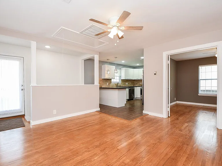 1525 Studewood St — Photo 5