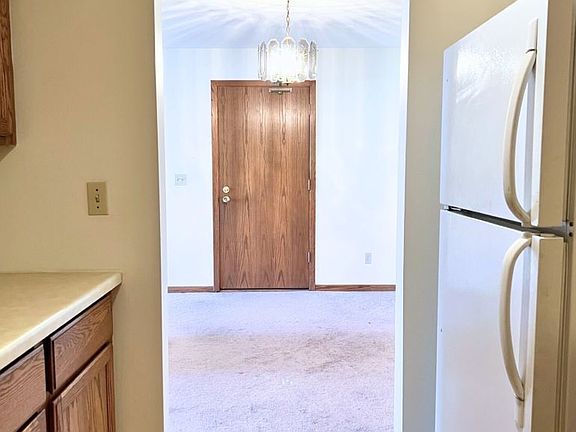 4th image of 417 427 N 2nd Street Carlson #417/8