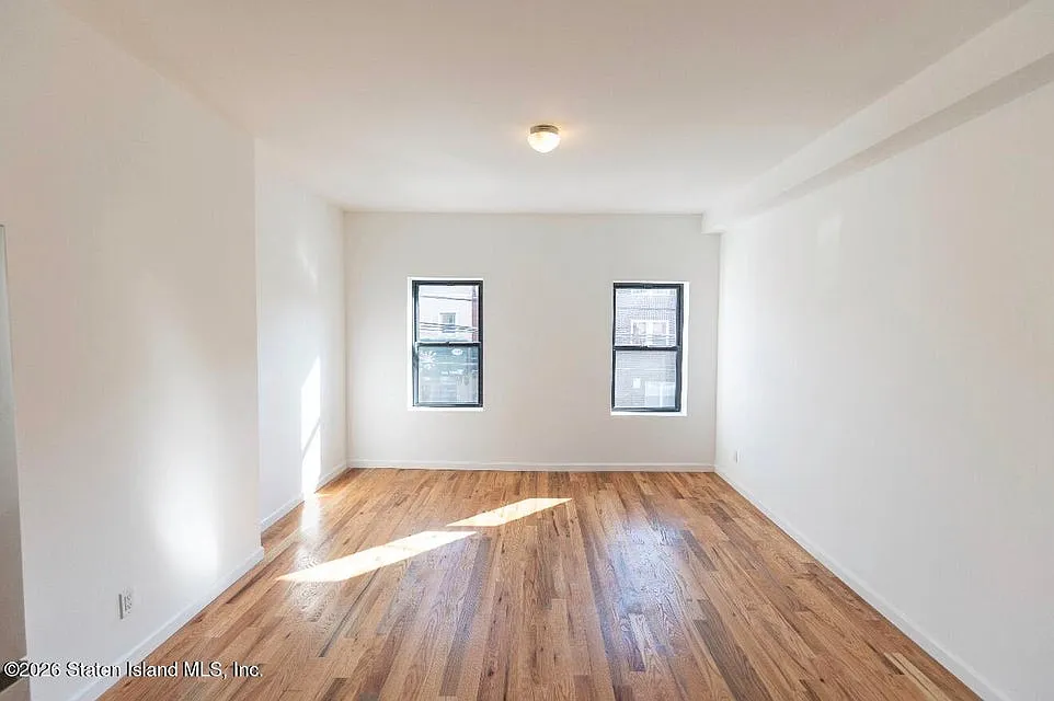 3 bed, 1100 sqft, $3,150 — Photo 4