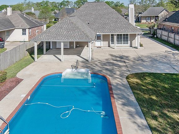 3rd image of 17418 Lake Wisteria Ave