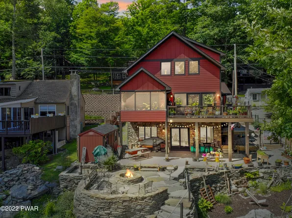 151 N Eastwood Dr, Greentown, PA 18426