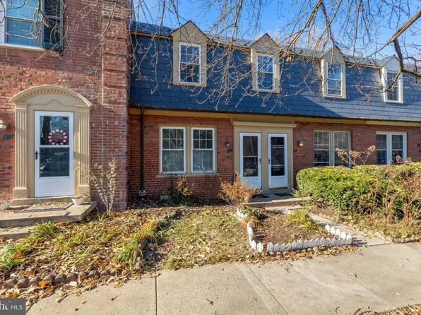 1510 S Edgewood St APT 552, Arlington, VA 22204