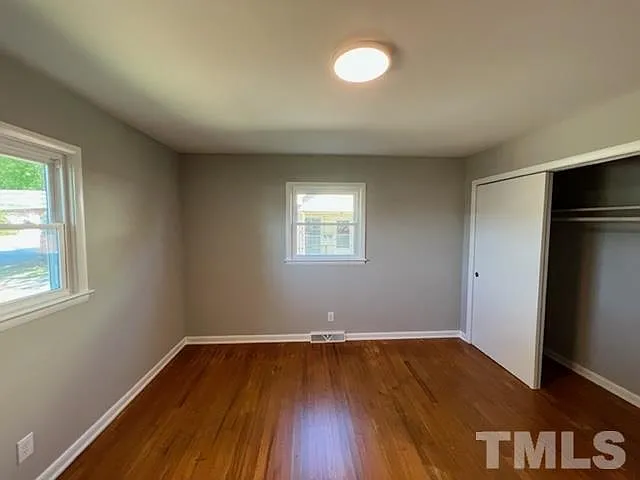 303 Catherine St — Photo 10