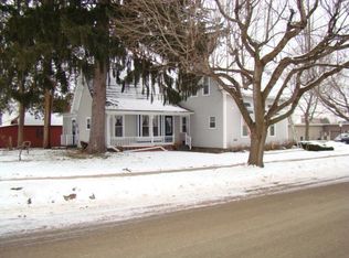 202 W Cook St, New London, WI 54961
