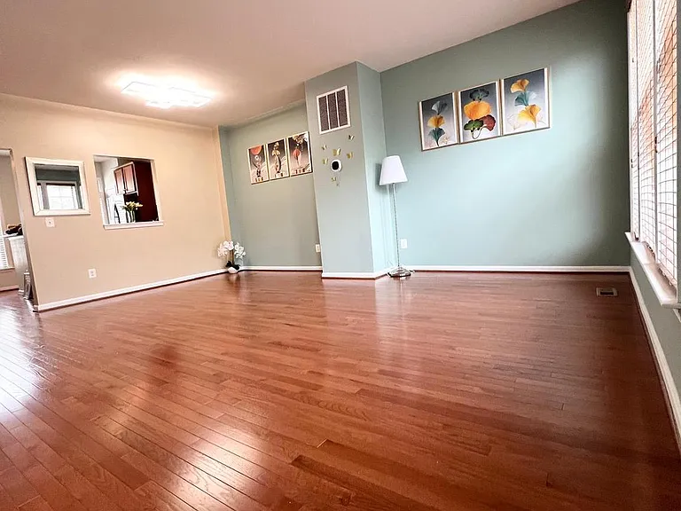 1604 Sebring Ct — Photo 12