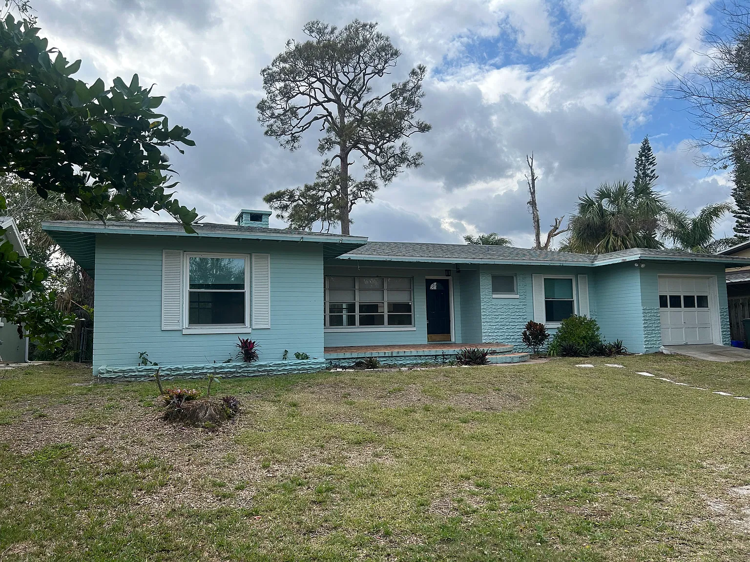 3 bed, 1450 sqft, $1,950 — Photo 1