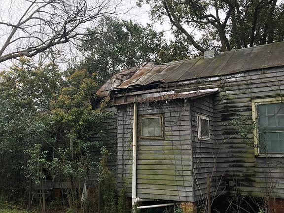 3rd image of 419 Williams St