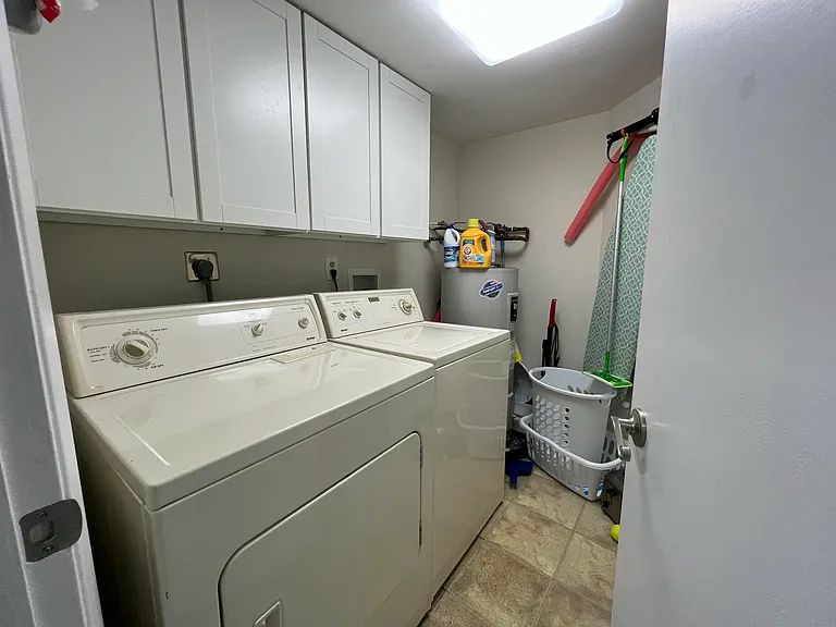 2025 Lavers Cir #D107 — Photo 9