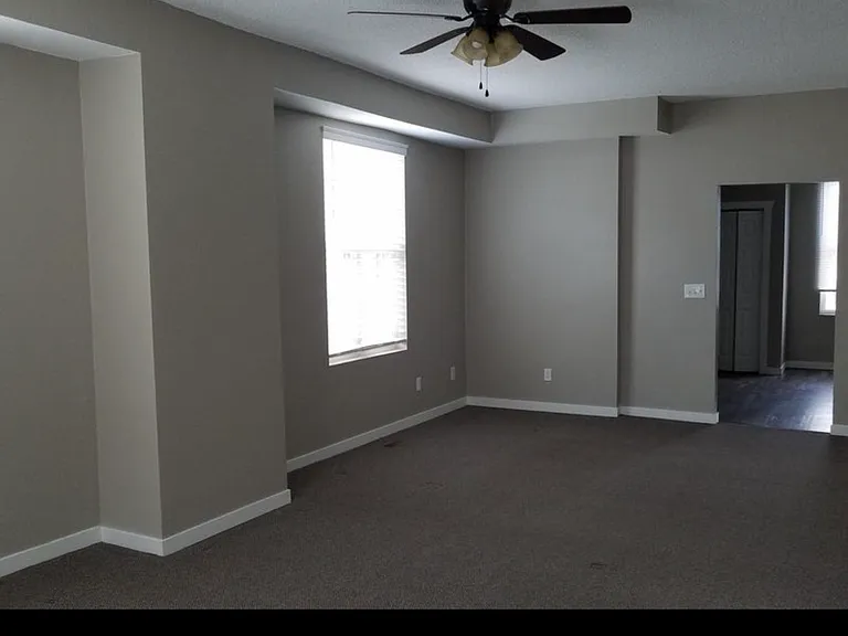 87 S Hill St — Photo 11