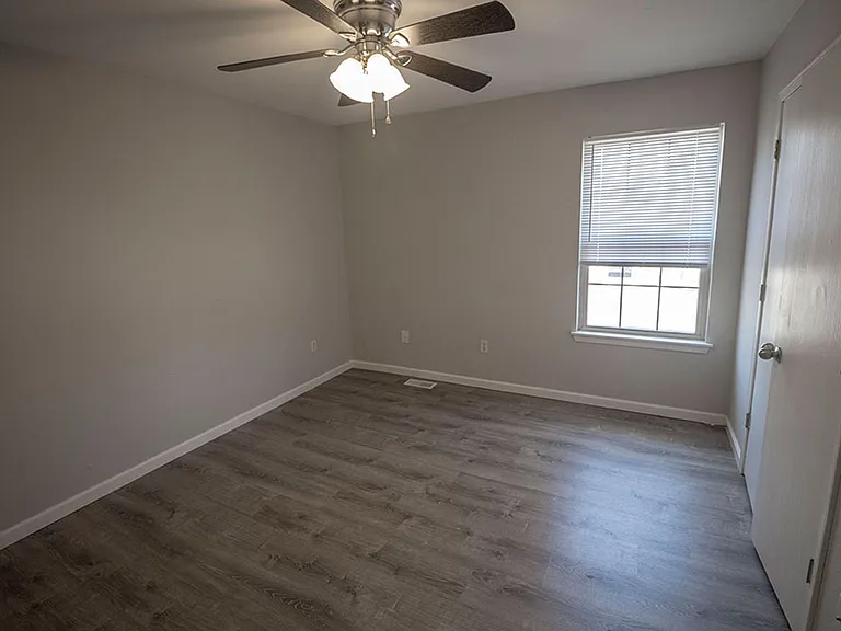 1405 Greensboro Dr — Photo 28